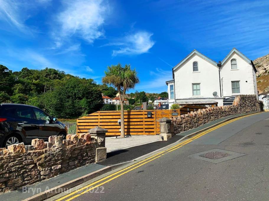 Stunning Home In Llandudno With Views Bryn Arthur Exterior photo